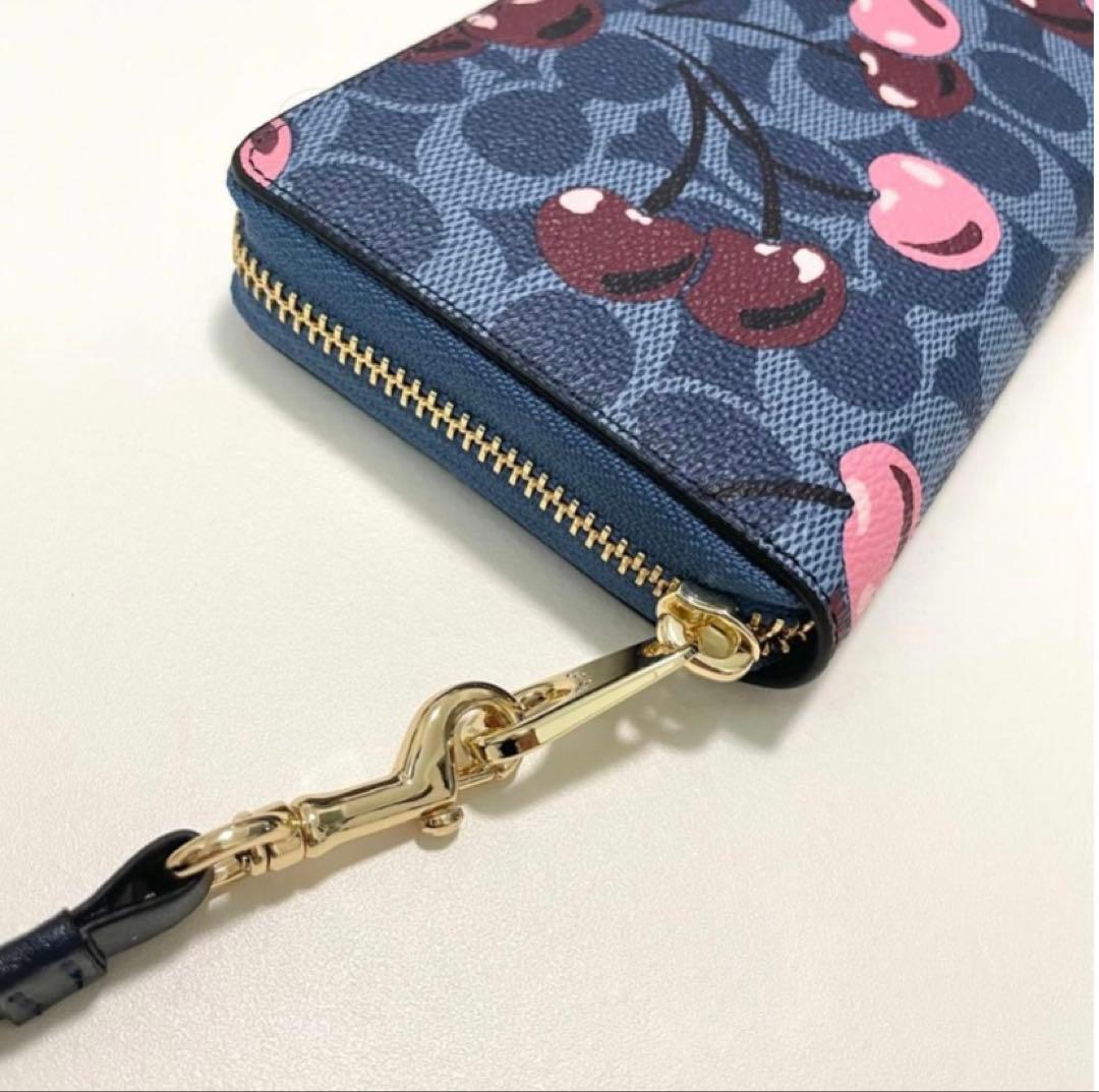 COACH チェリー柄 長財布 CZ328
