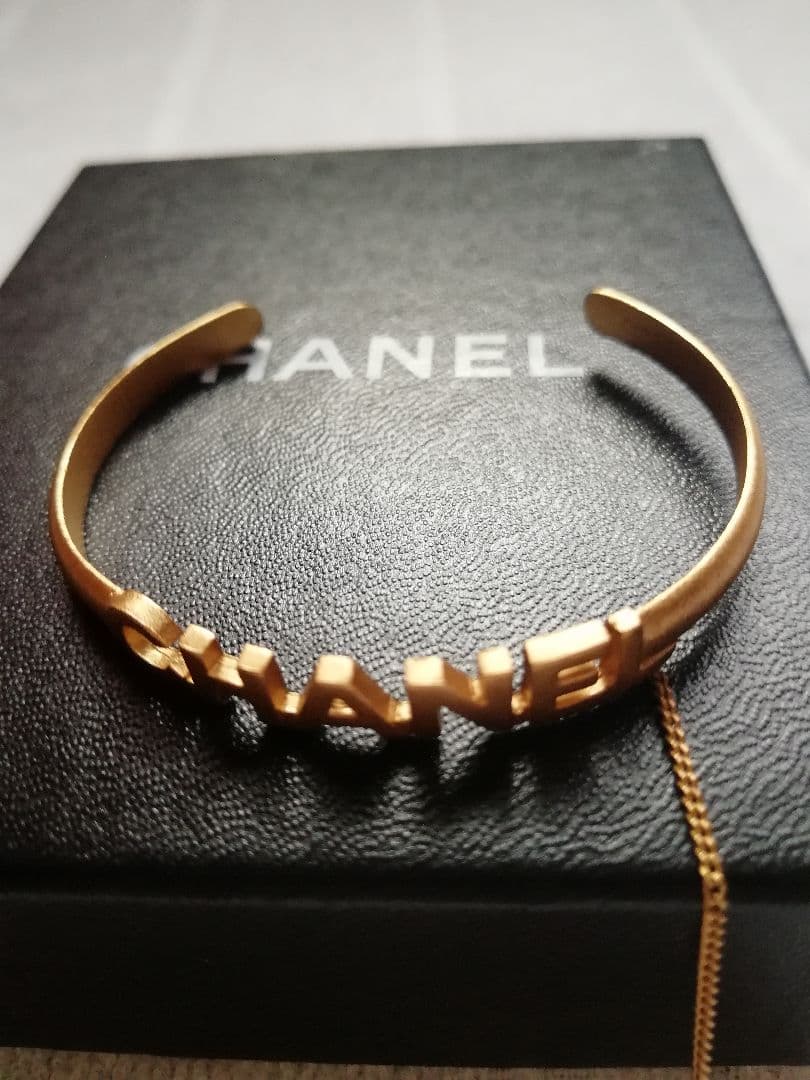 CHANEL  ストーンココマーク リング付き／ ロゴブレスレット