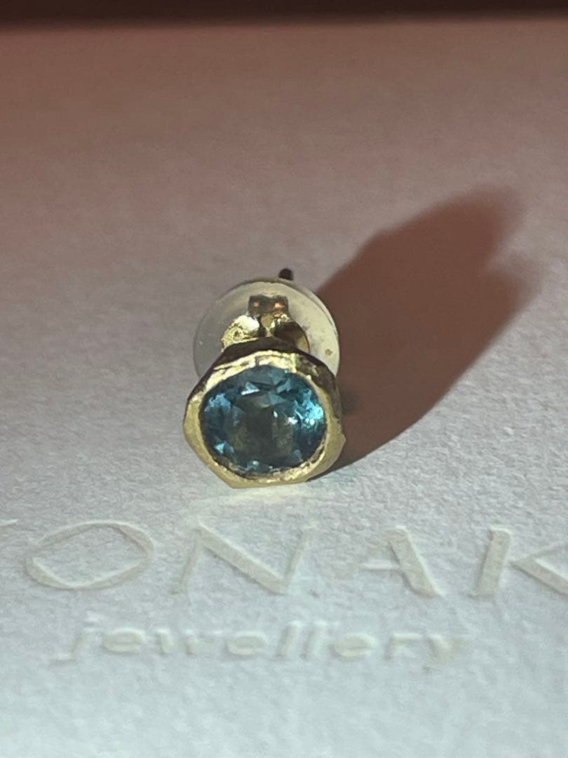 新品同様！MONAKA jwellery モナカジュエリー ポストピアス 片耳用