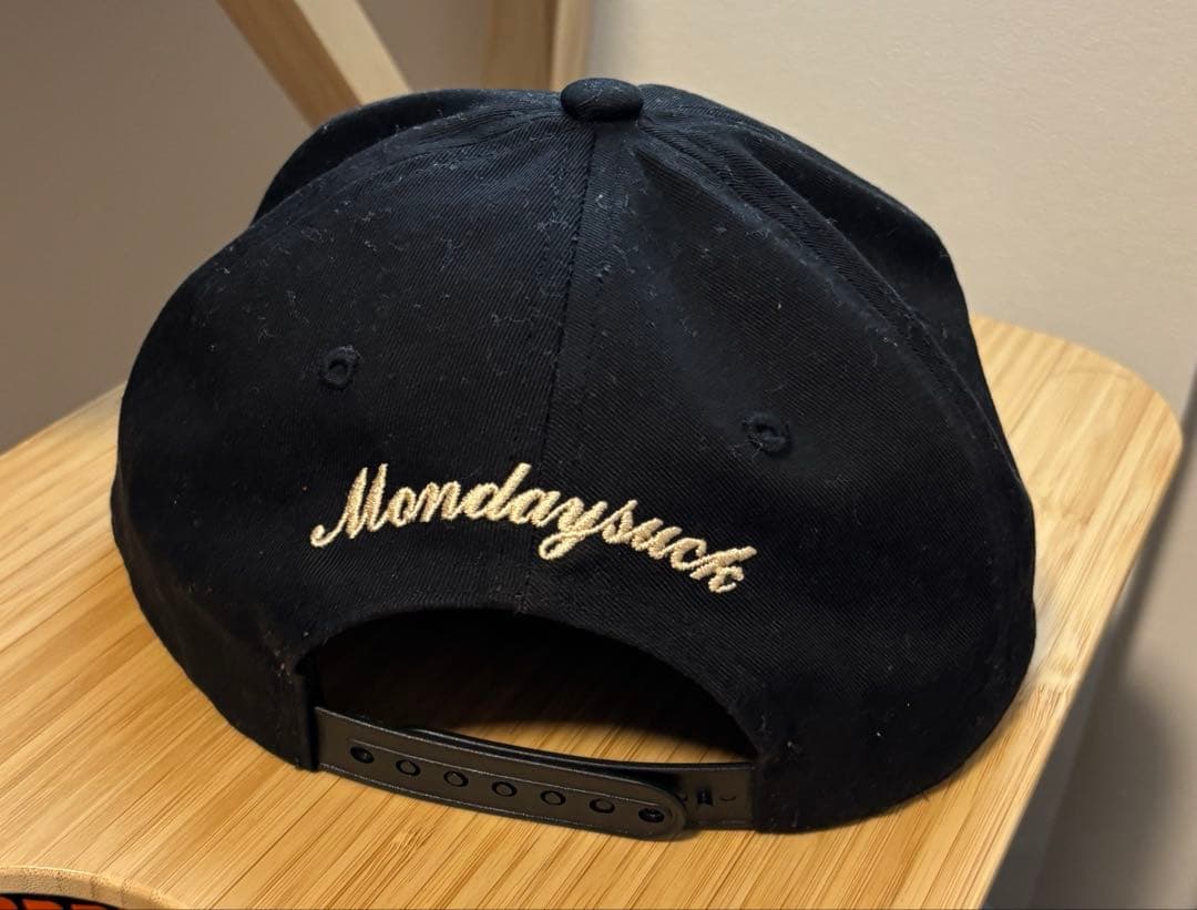 NYロゴ刺繍キャップ MondaySuck