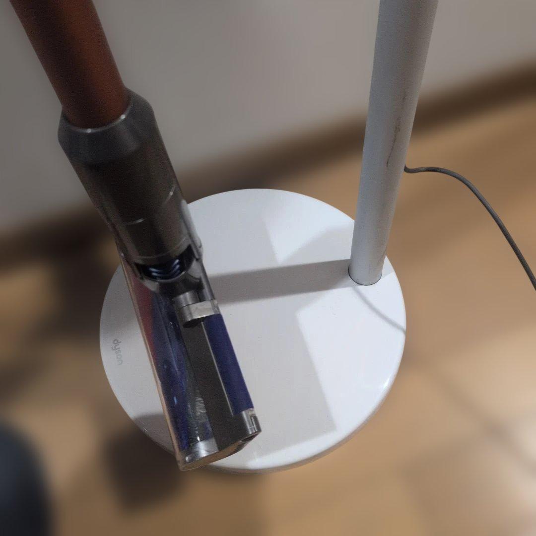 dyson ダイソン デジタルスリム フラフィ掃除機 SV18 動作良好！