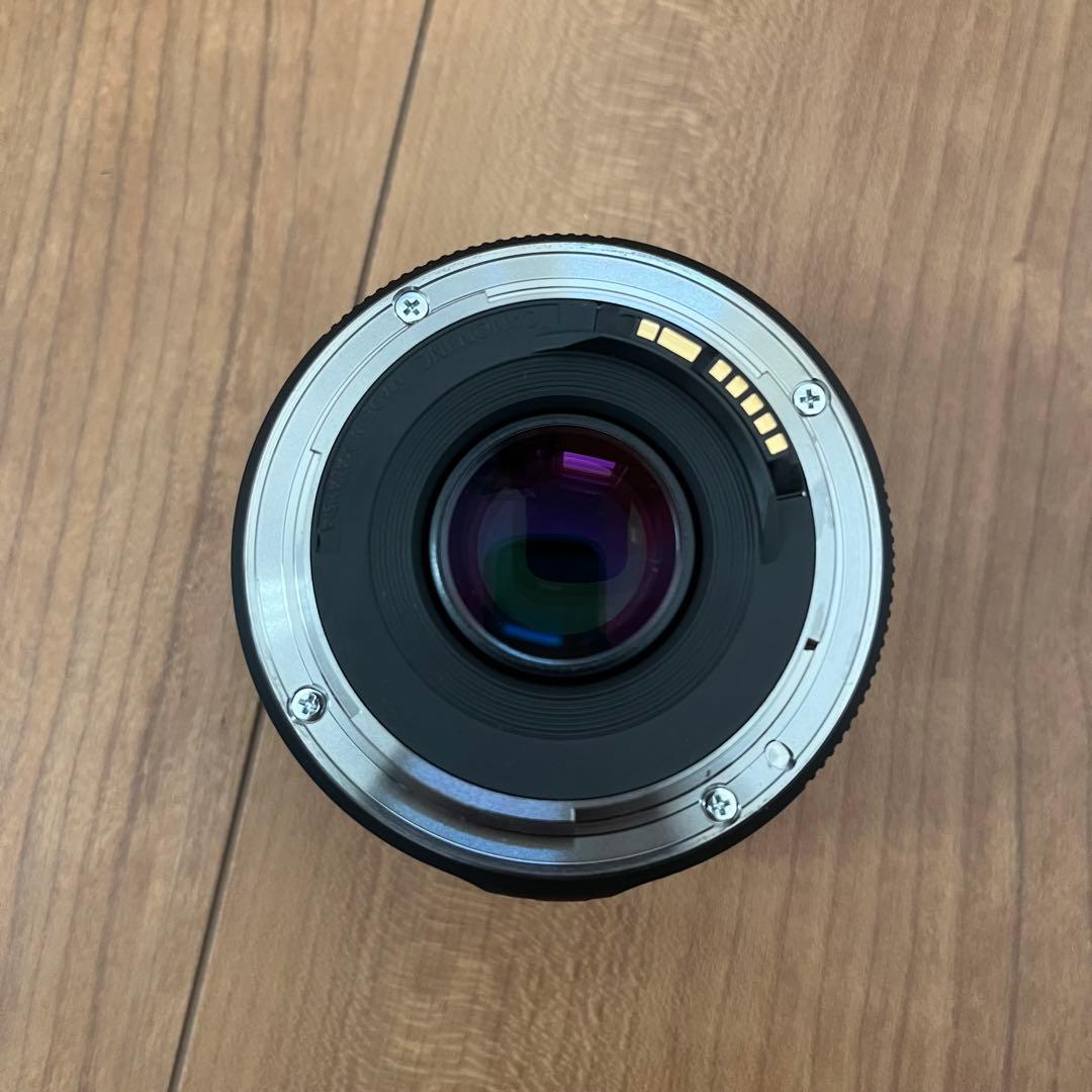 Canon 50mm f/1.8 EFレンズ