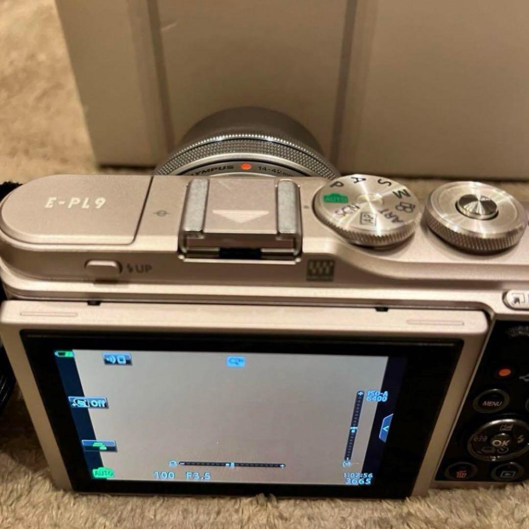 OLYMPUS ミラーレス一眼カメラ PEN E-PL9 ダブルズームキット