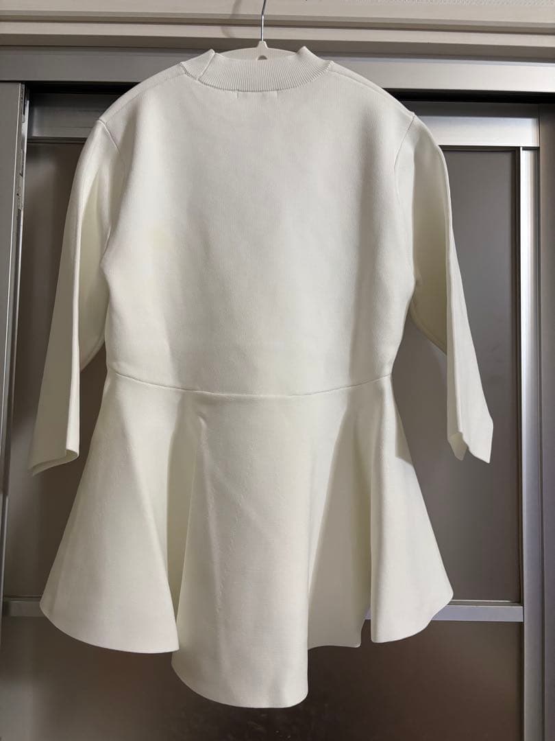 タグ付新品未使用 le PHILルフィル フレアニット ペプラム 立体シルエット