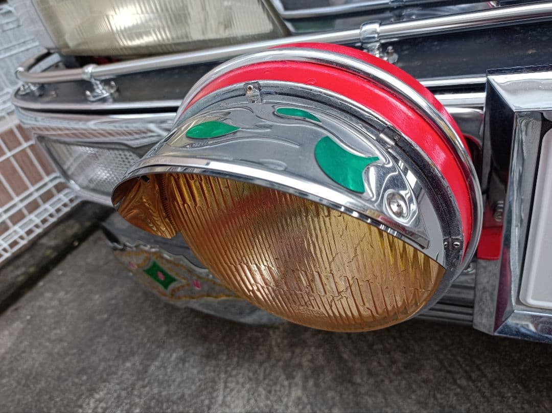 デコトラフォグランプバイザー付き