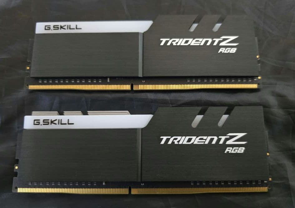 G.SKILL DDR4 3200Mhz 16GB メモリ （8GBx2）