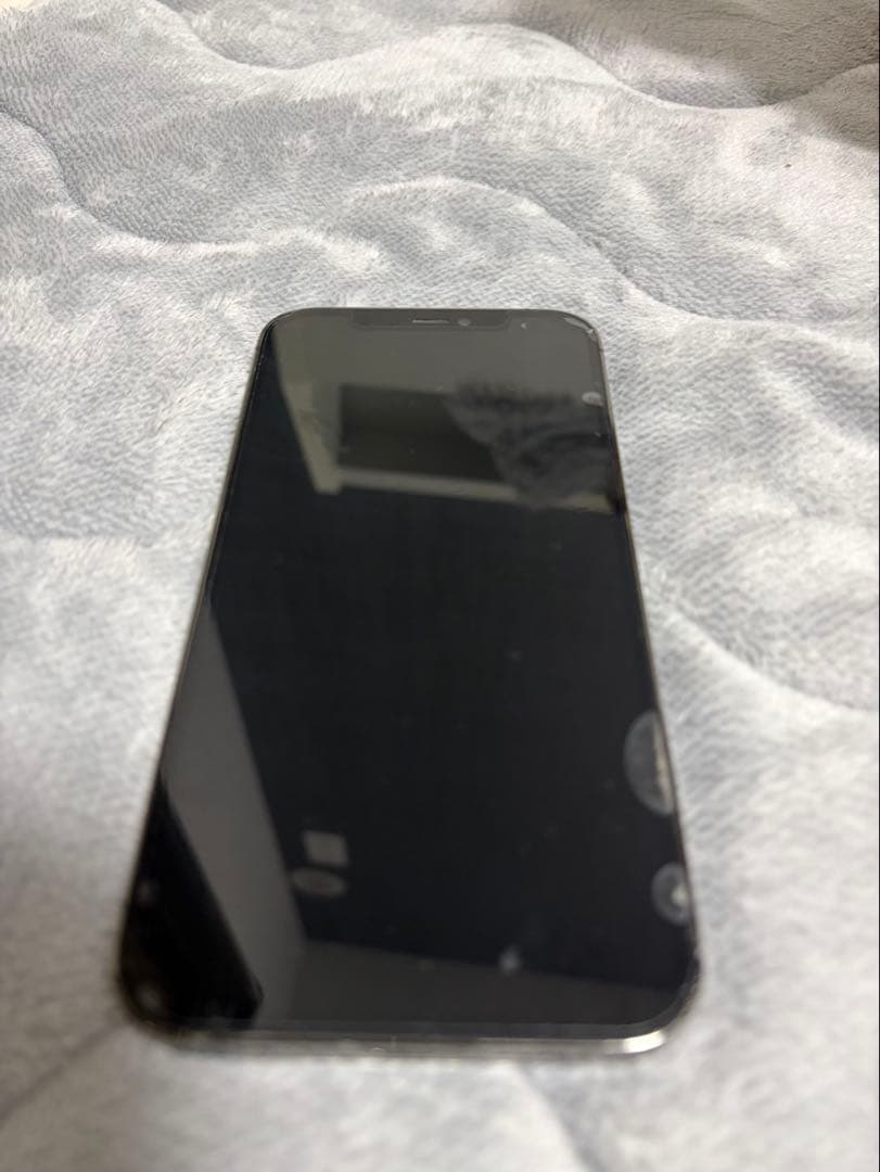 iPhone 12 Pro 背面ひび割れあり