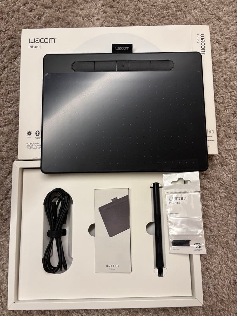 美品　ワコム WACOM Intuos 板タブレット　ブラック