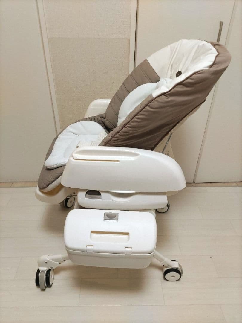 コンビ　ネムリラ 　電動ハイローチェア