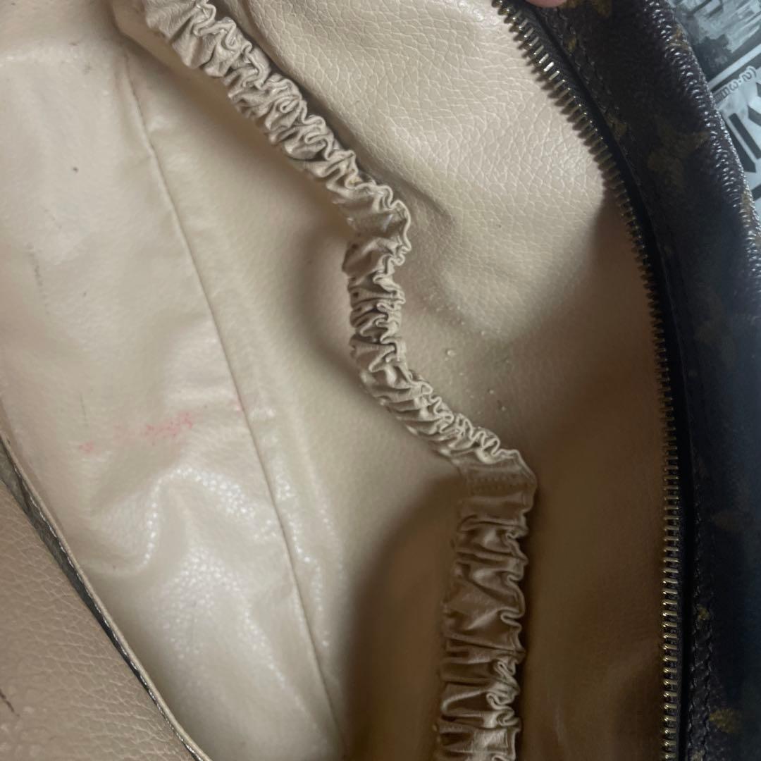 Louis Vuitton モノグラム クラッチバッグ