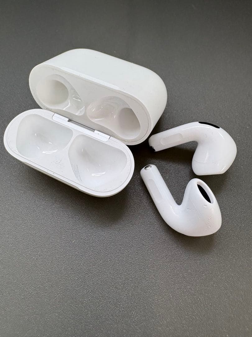 【訳あり】 AirPods 第4世代/ノイズキャンセリング対応/<No1895>