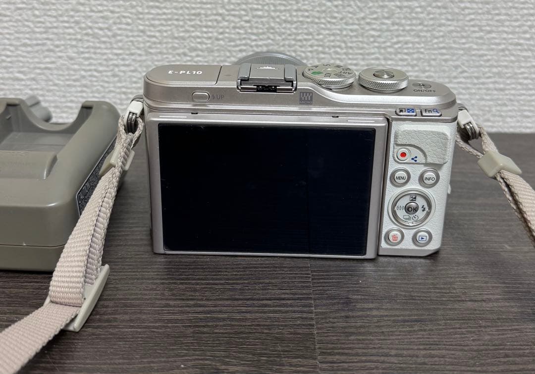 【動作確認済】 OLYMPUS PEN E-PL10 ミラーレス一眼 ホワイト