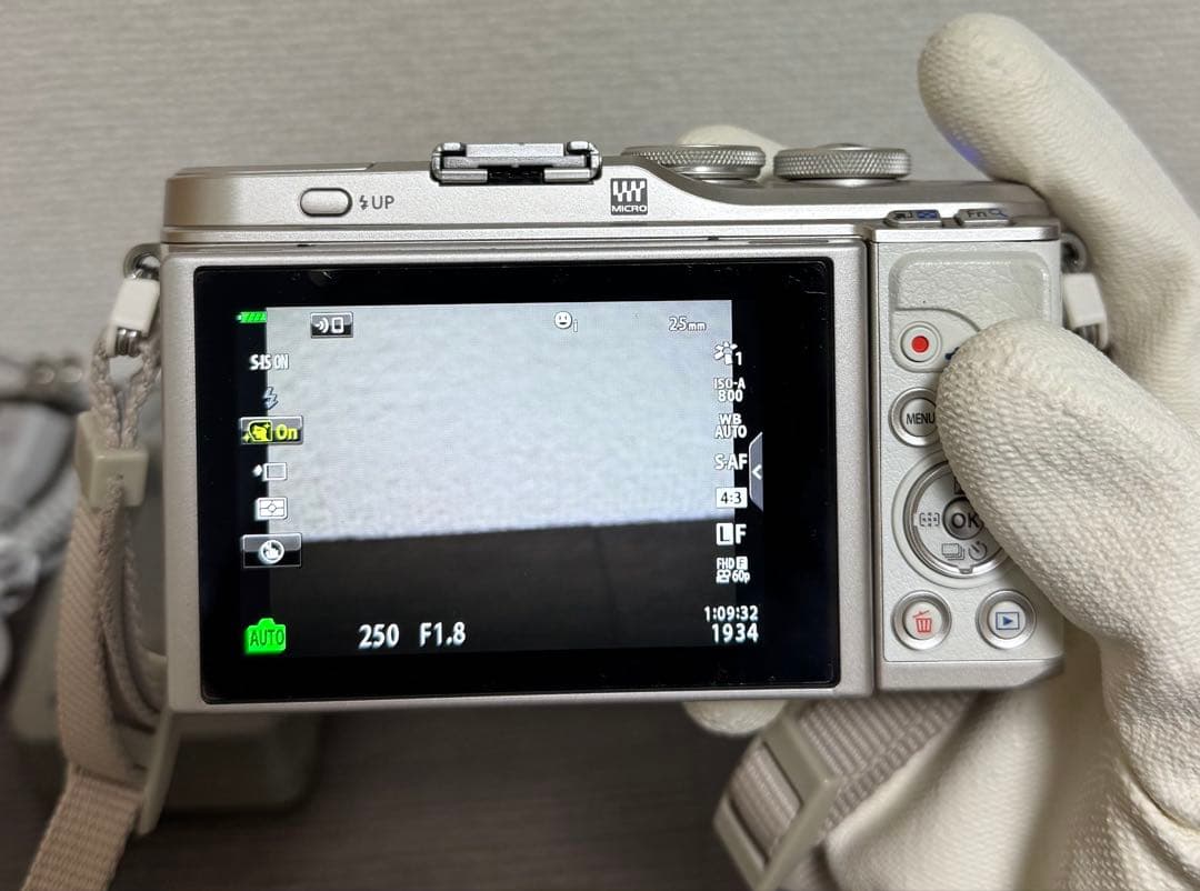 【動作確認済】 OLYMPUS PEN E-PL10 ミラーレス一眼 ホワイト