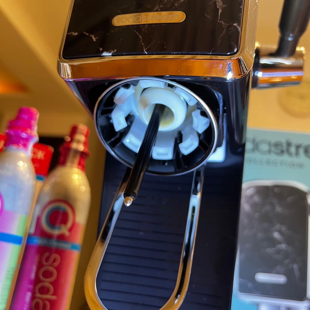 限定品　ソーダストリーム Art ガスシリンダー2本　未使用1Lボトル1本