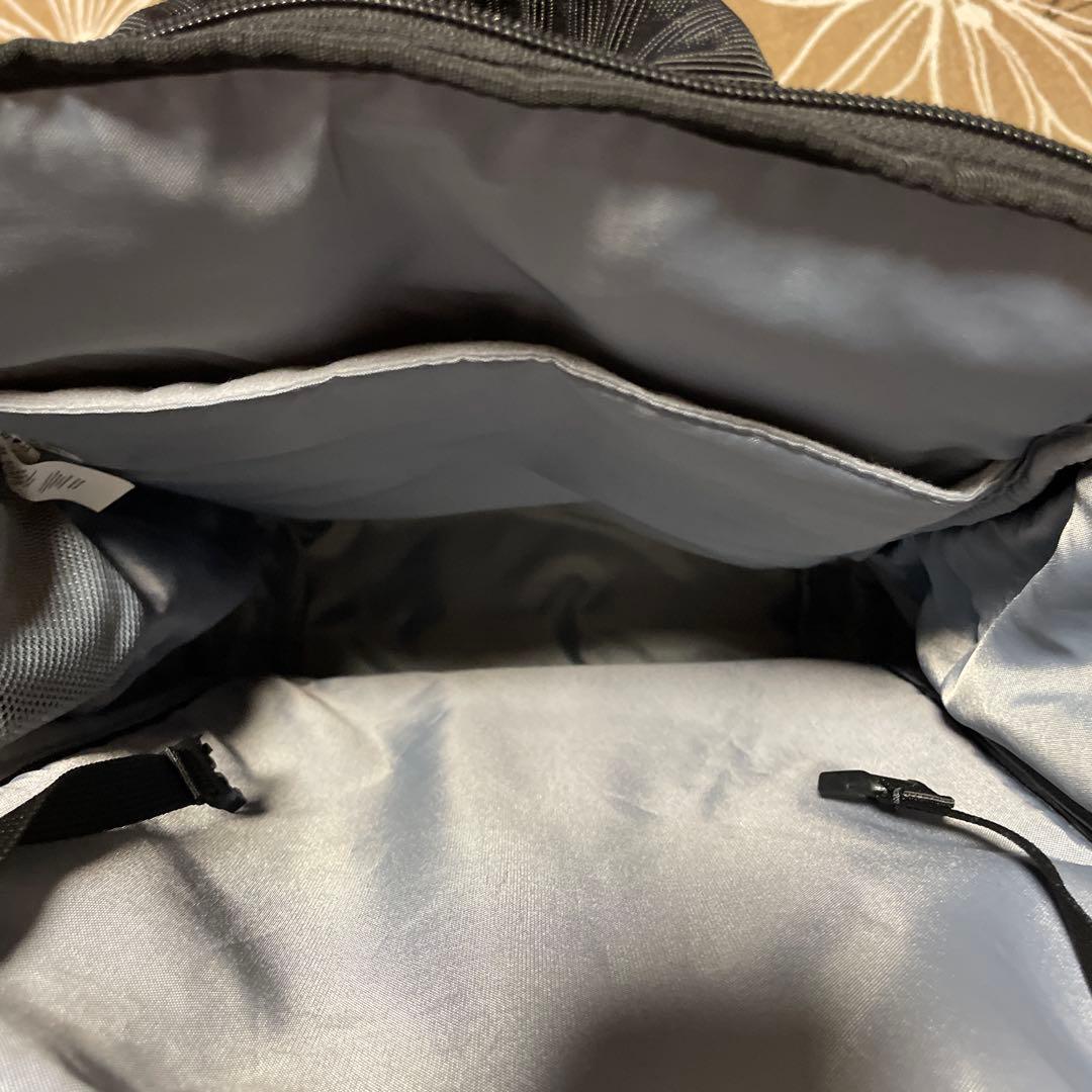 アンダーアーマー　ターポリンバックパック40L