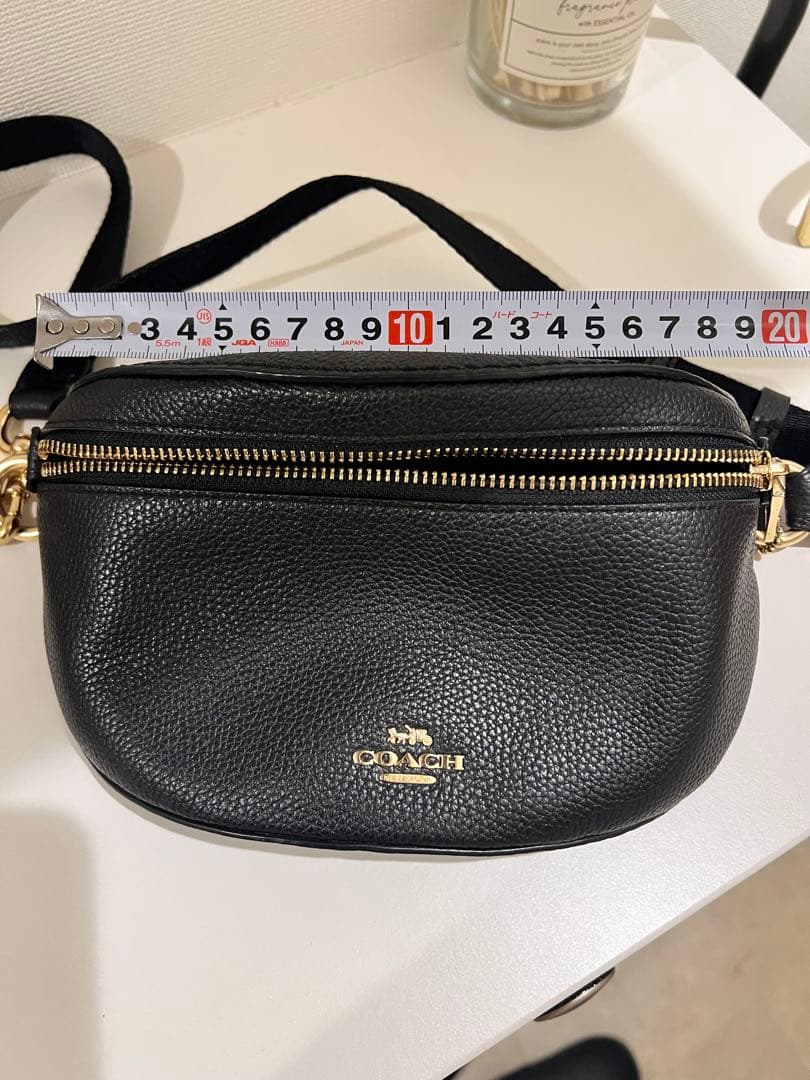 COACH ブラック ボディバッグ　レディース