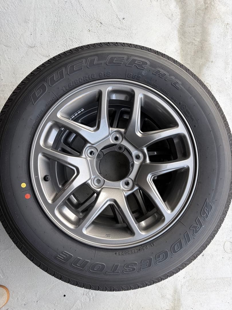 ジムニー 純正16インチタイヤホイールセット4本　25年製造　新車外し