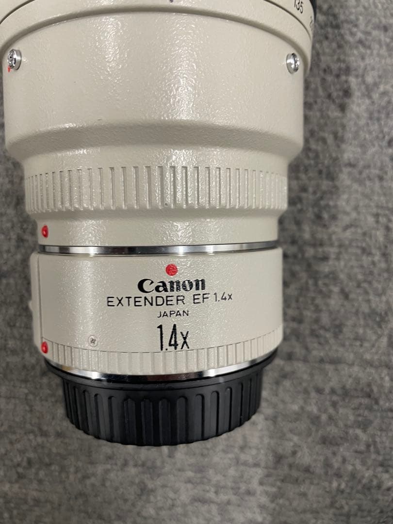 CanonEF 70-200mm f/2.8 L USM ズームレンズおまけ付き