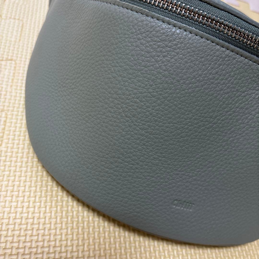 ch!iiibag BEAUTY&YOUTH別注ボディバッグ　グリーン