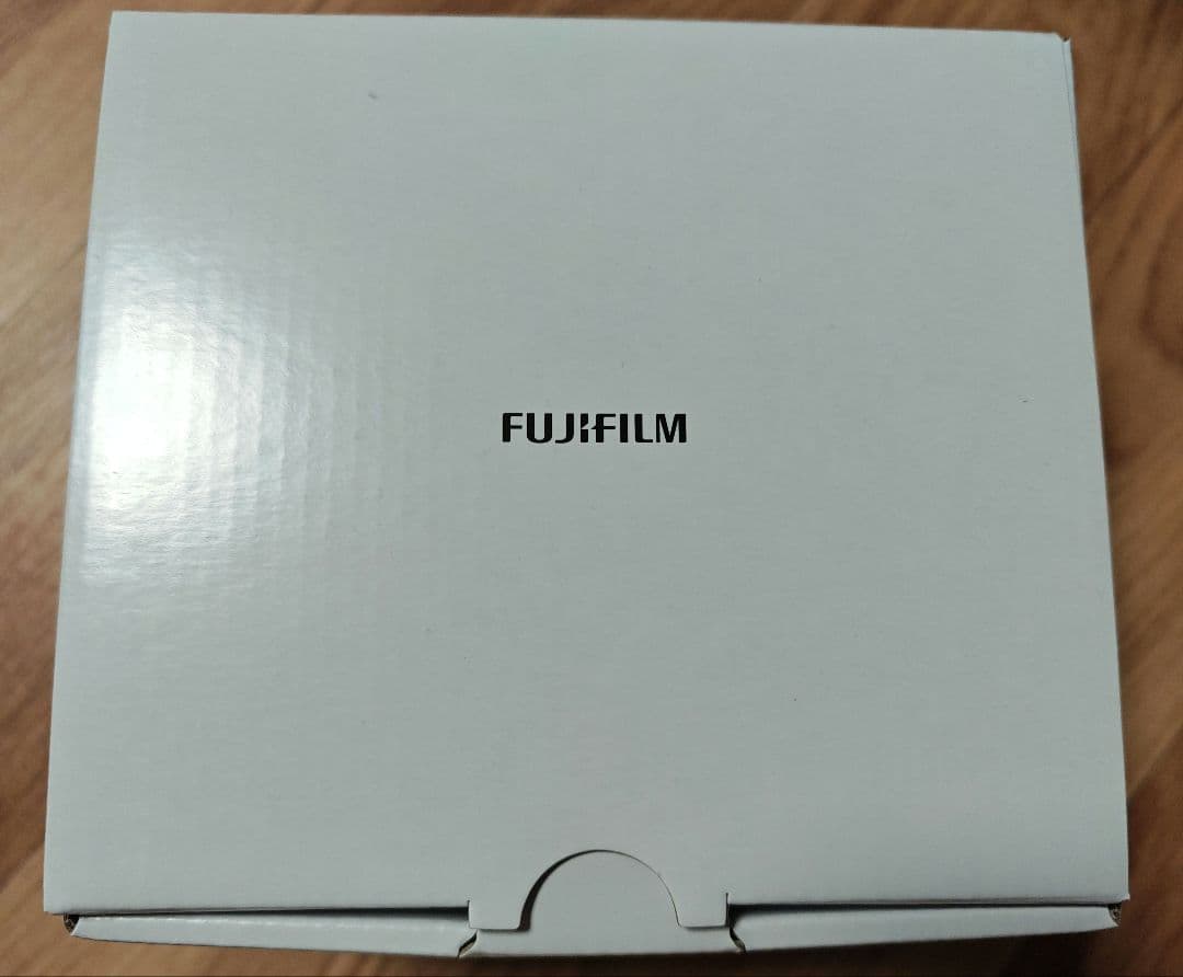 【ボディのみ】未使用品 FUJIFILM X-E5 シルバー 保護フィルム付き