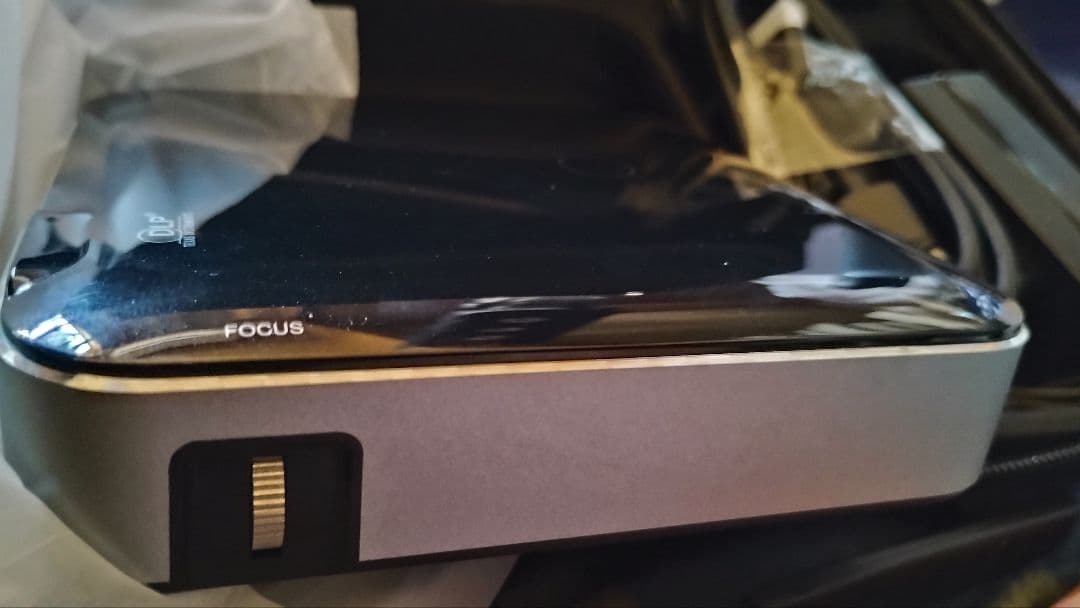 KABENI PRO2 美品　超小型高性能モバイルプロジェクター 専用バッグ付き