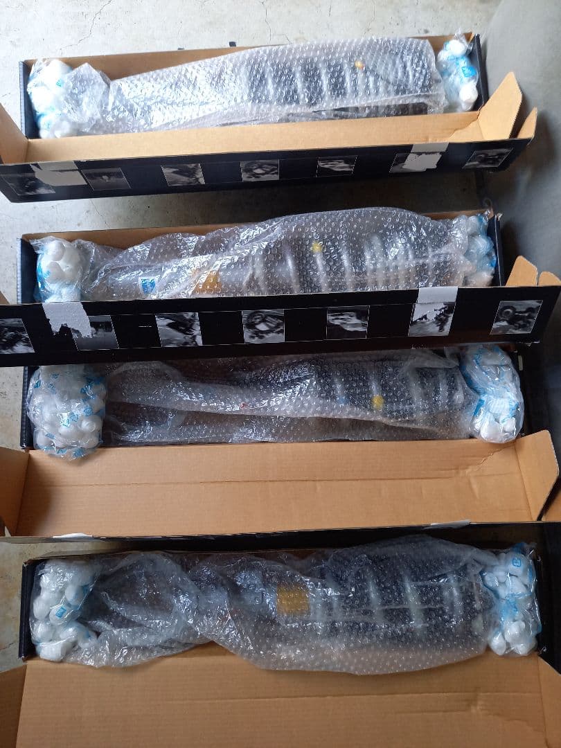 ニッサンGTR ニスモ 2017年式 　　　　新車外し 純正サスペンション