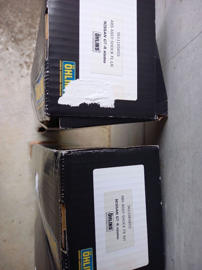 ニッサンGTR ニスモ 2017年式 　　　　新車外し 純正サスペンション