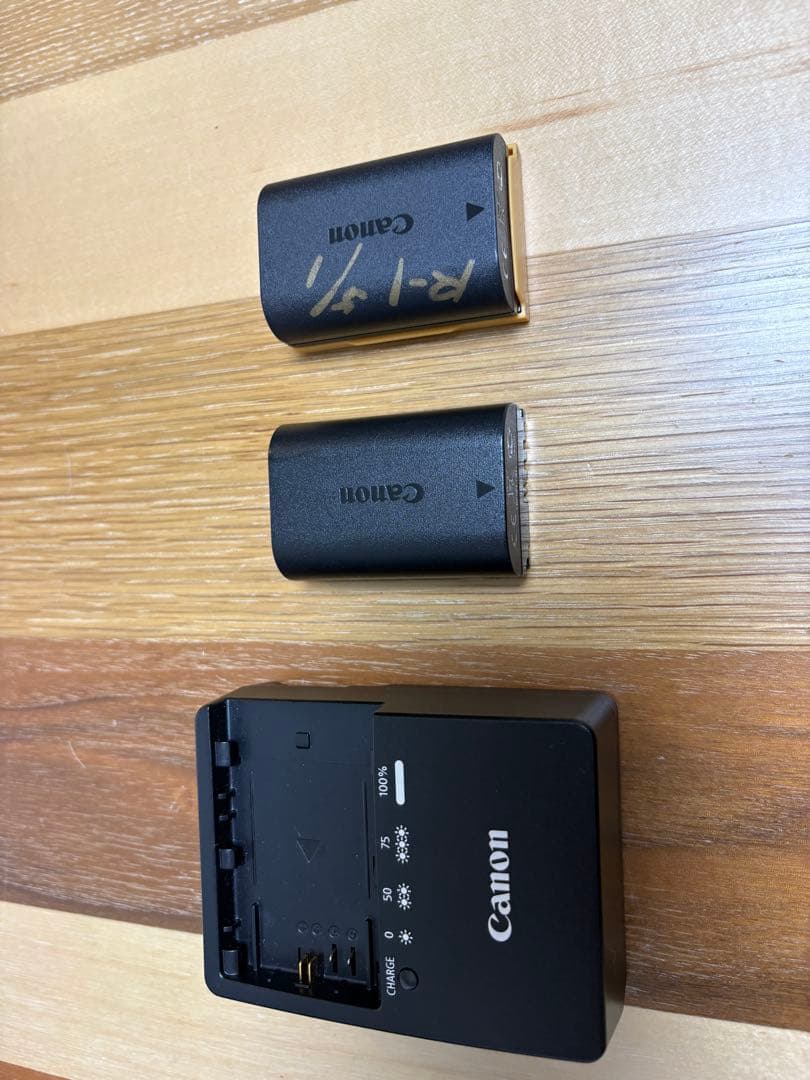 Canon EOS 7D Mark II バッテリーグリップ　リモコン
