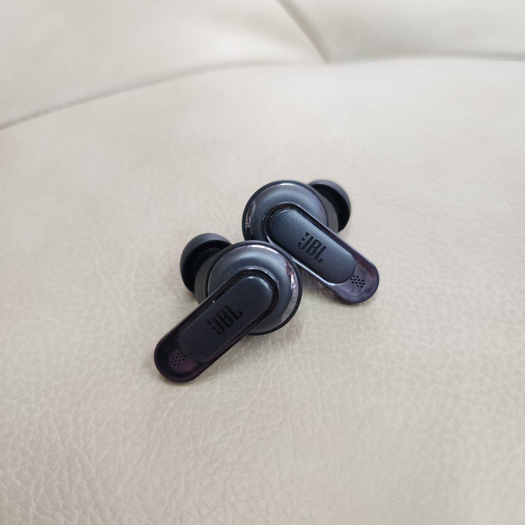 JBL TOUR PRO 2 ワイヤレスイヤホン 付属品全てあり