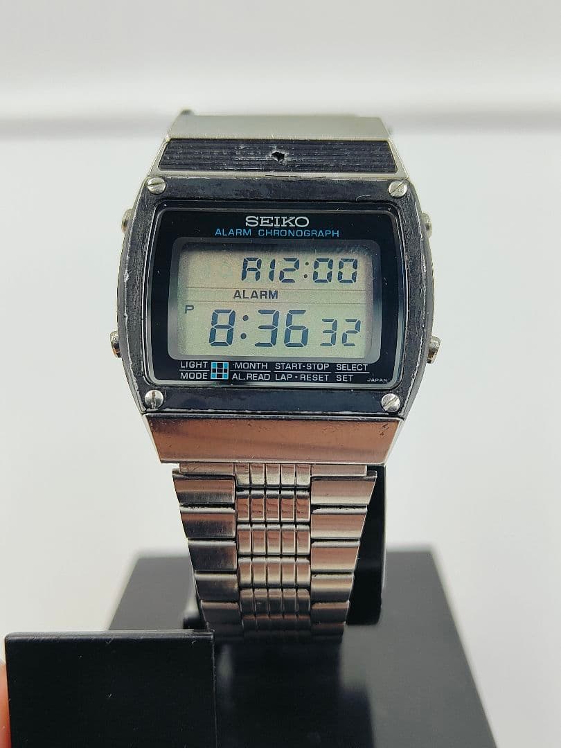 VINTAGE 1980's SEIKO A359-4000 デジタル腕時計
