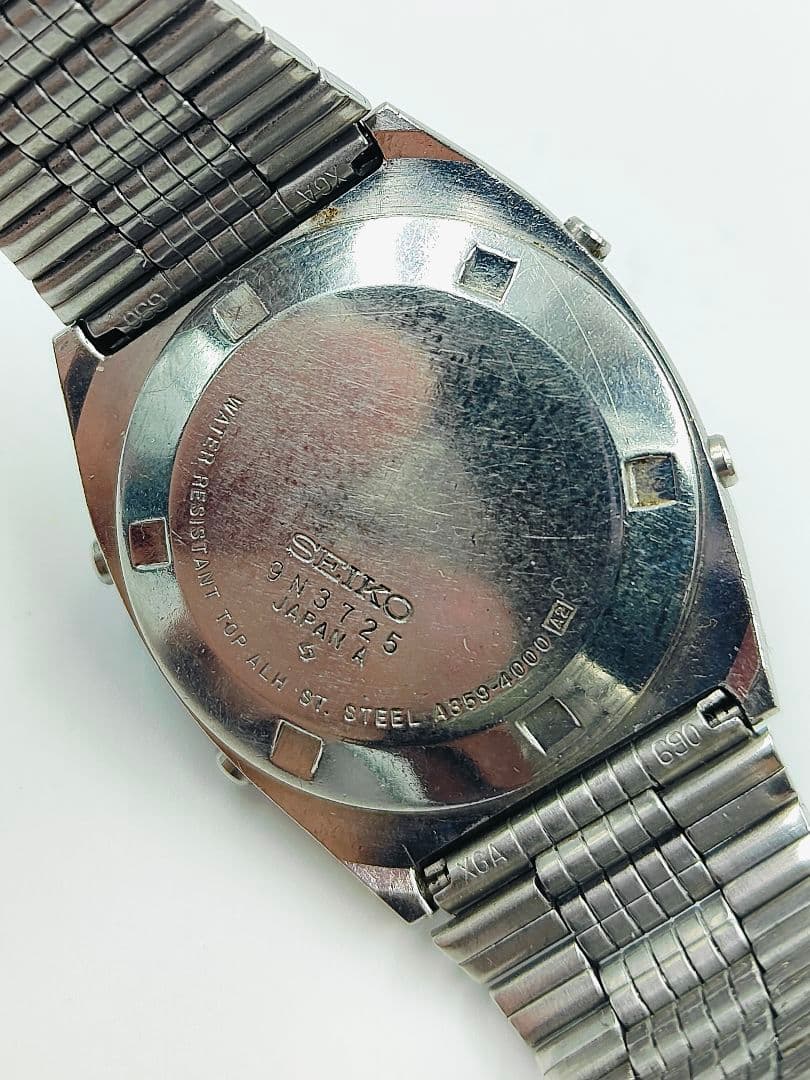 VINTAGE 1980's SEIKO A359-4000 デジタル腕時計