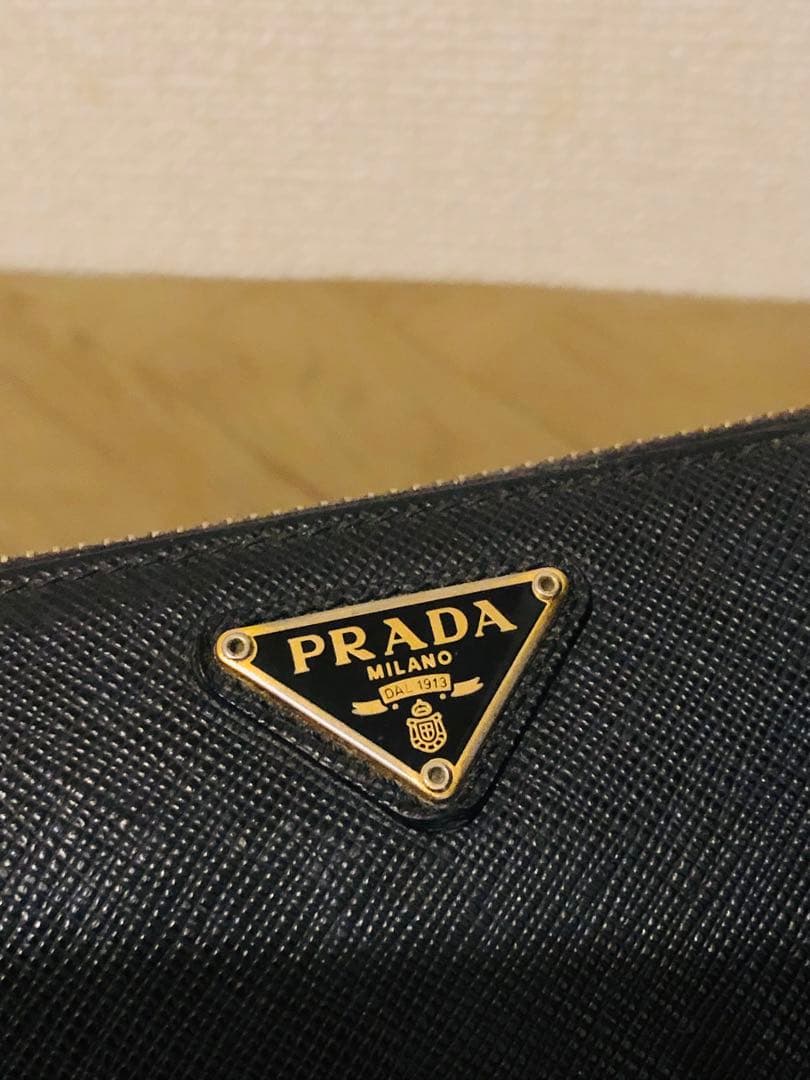プラダ 長財布 三角ロゴ サフィアーノレザー 黒 1ML506 QHH
