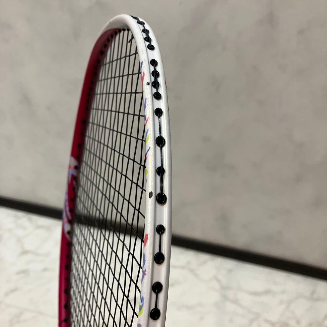 国内限定カラー YONEX アストロクス70 4U6 バドミントン　マゼンタ