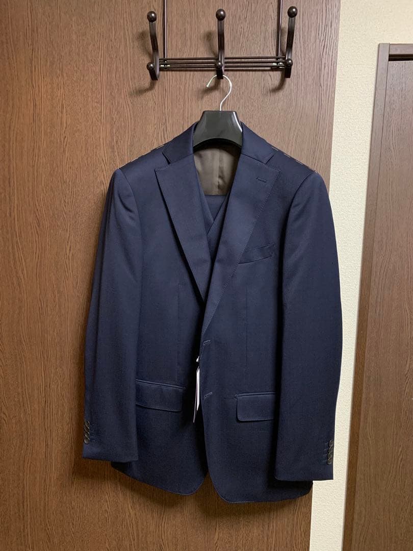 A4新品未使用！品格の1着！年間定番！素敵なネイビー3ピーススーツ！極小訳のみ