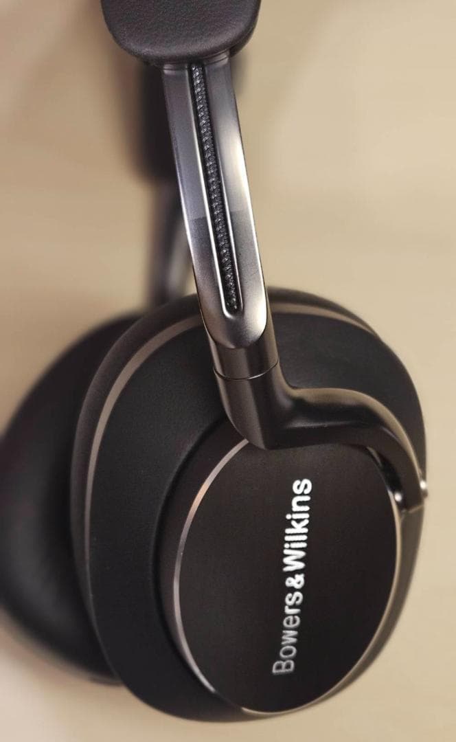 Bowers & Wilkins Px8 ワイヤレスヘッドホン