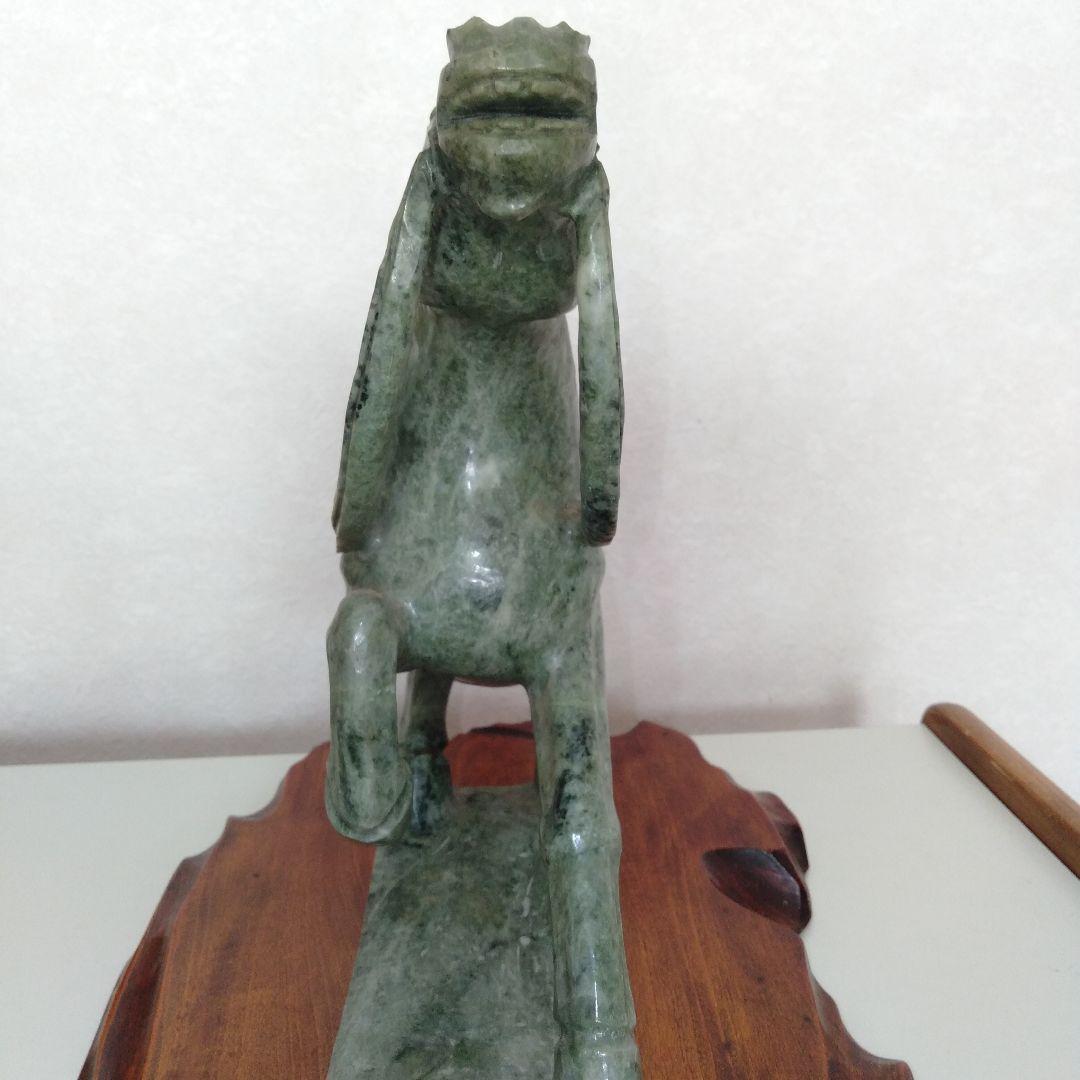 石の馬　置物　緑色石　令和8年の干支　台付き１個