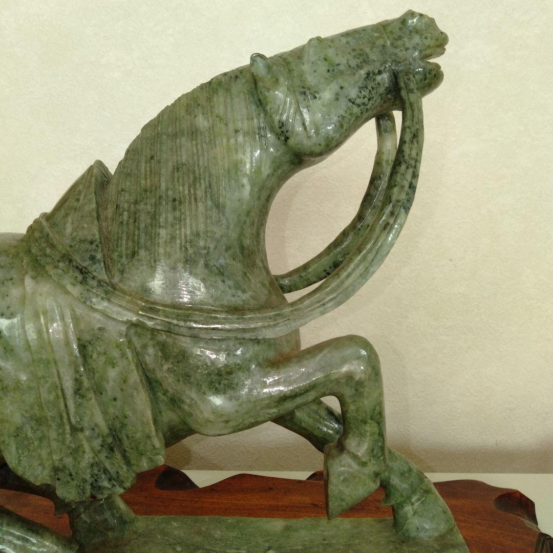 石の馬　置物　緑色石　令和8年の干支　台付き１個