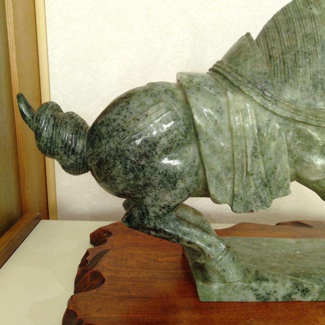 石の馬　置物　緑色石　令和8年の干支　台付き１個