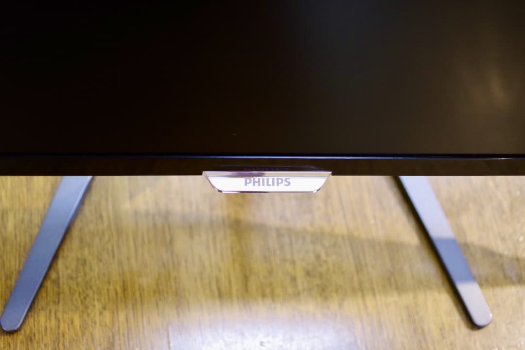 Phillips 246E（24インチ広角液晶ディスプレイ）