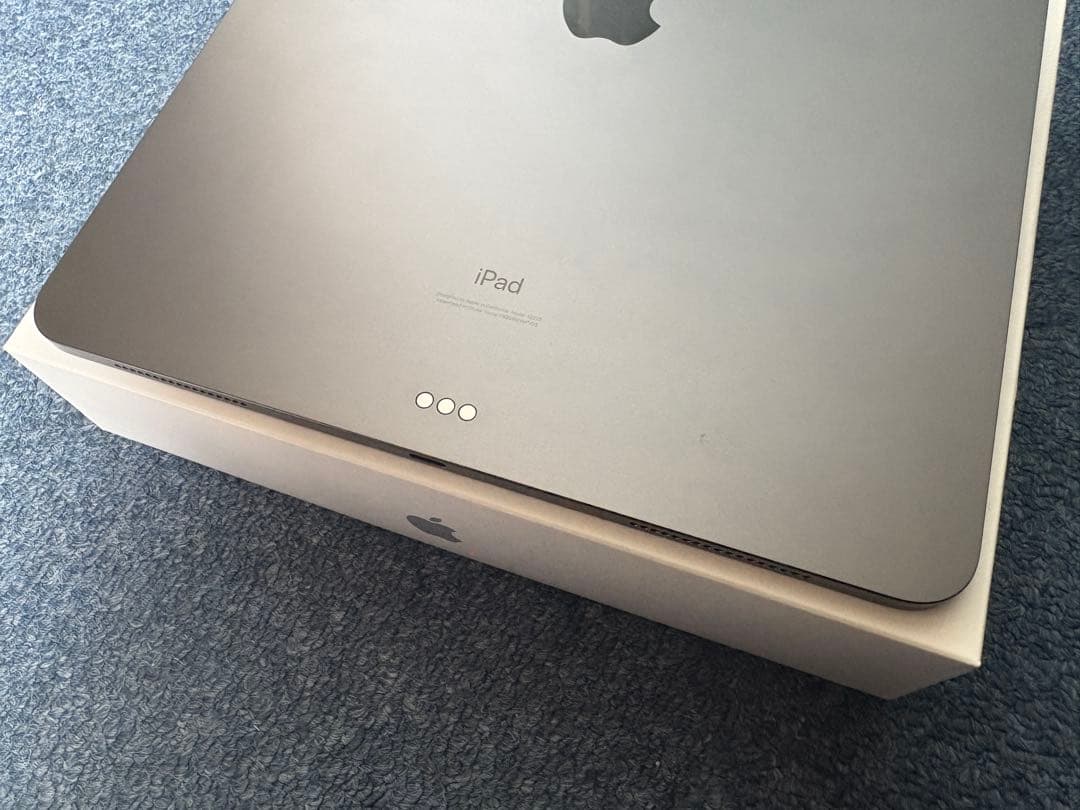 美品 iPad Pro 12.9インチ 第4世代 スペースグレー【箱・ケース付】