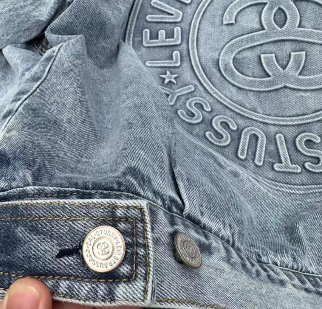 ジャケット・アウター STUSSY x Levi's EMBOSSED TRUCKER JACKET