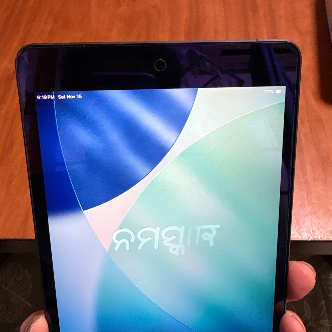 Apple iPad Mini 5セルラー　スペースグレー