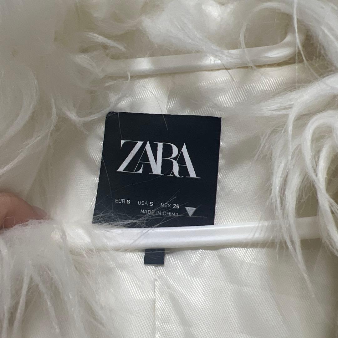 ZARA ホワイト 毛皮・ファーコート S