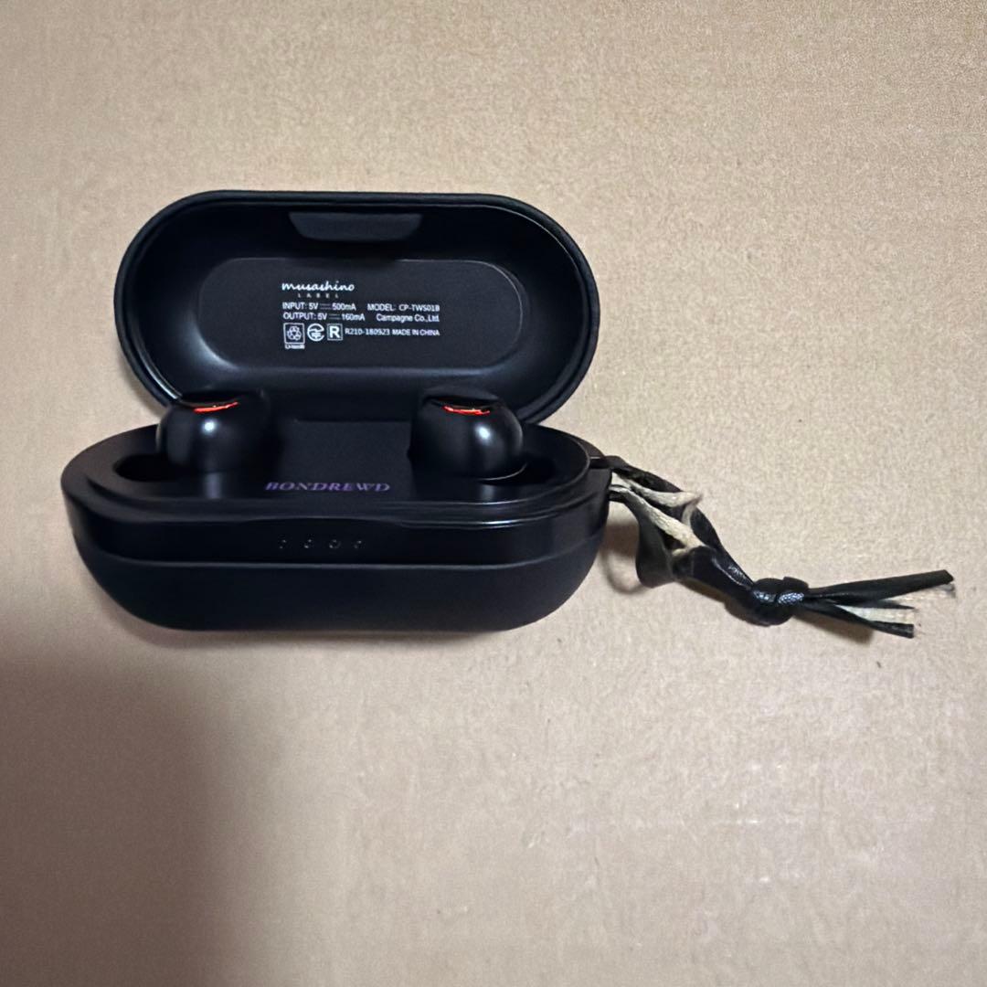 完全受注生産 メイドインアビス ボンドルド ボイス入り ワイヤレスイヤホン