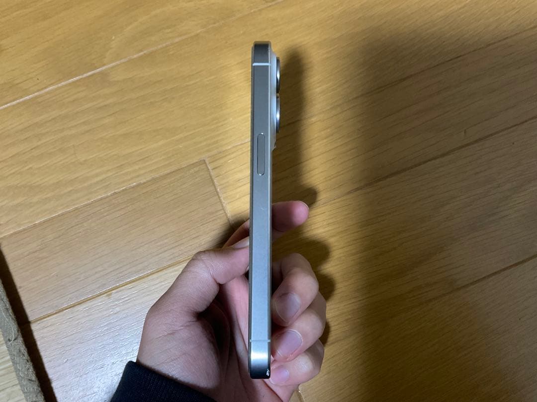 iPhone 15 Pro 256GB チタンホワイト