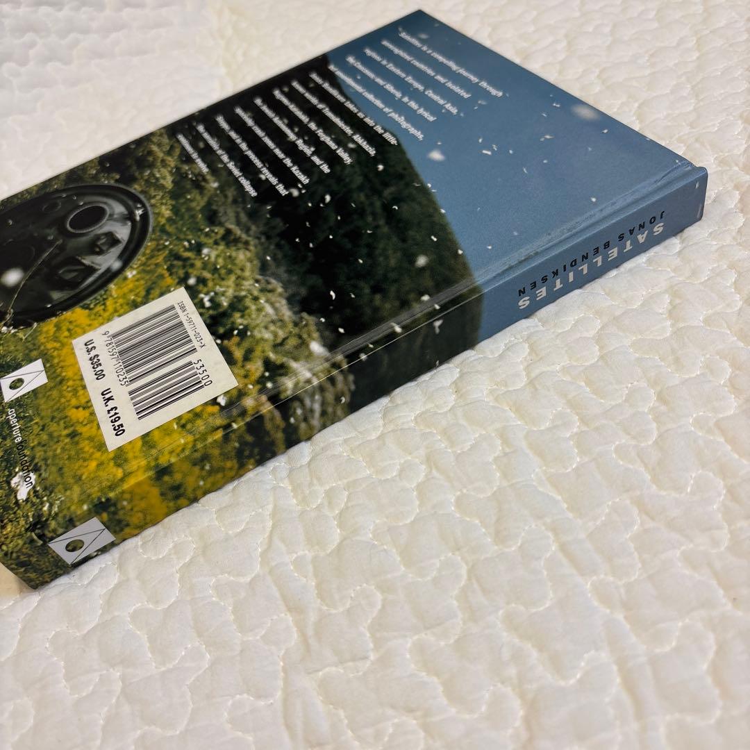 アート・デザイン・音楽 Jonas Bendiksen \"Satellites\"