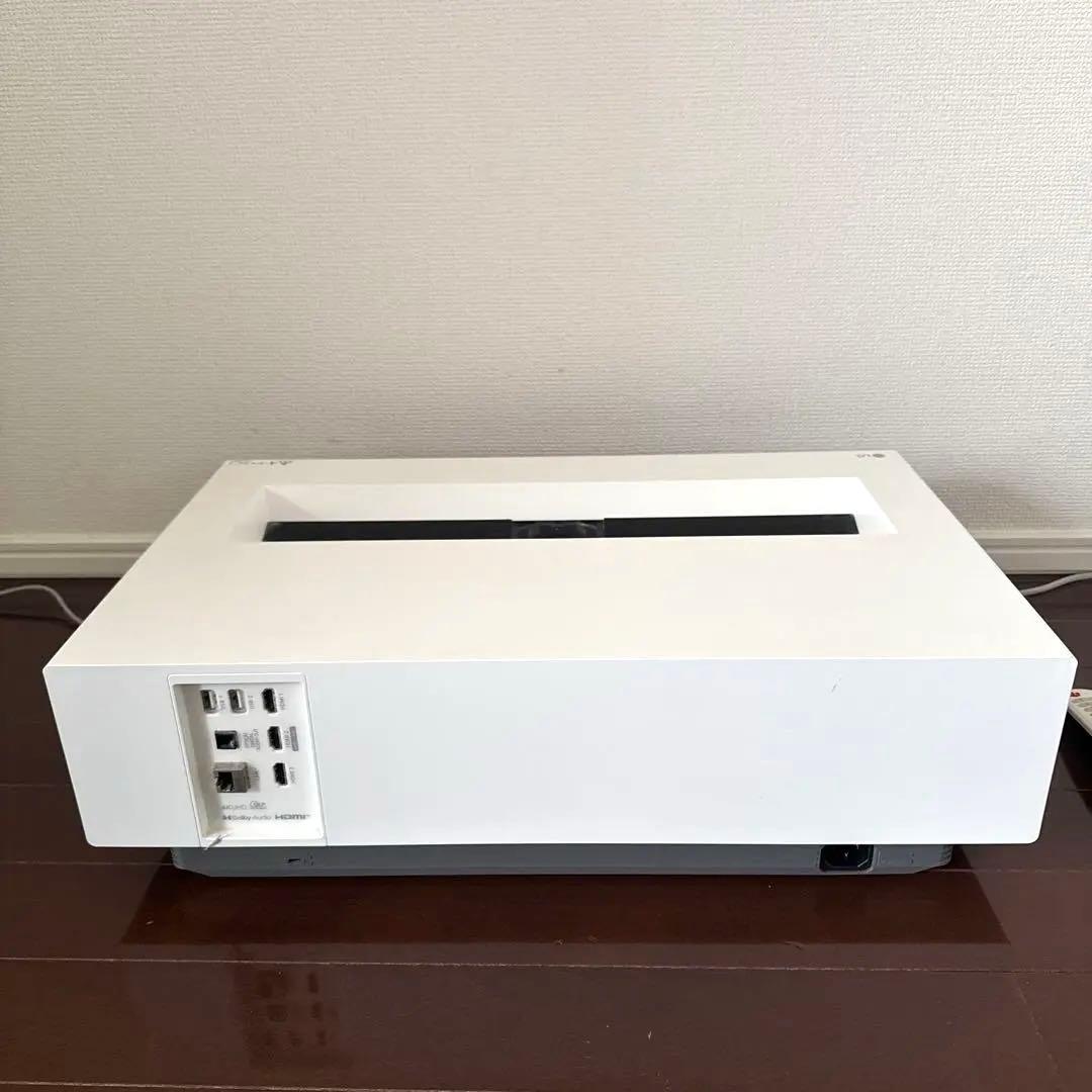 LG CineBeam HU715QW 超単焦点