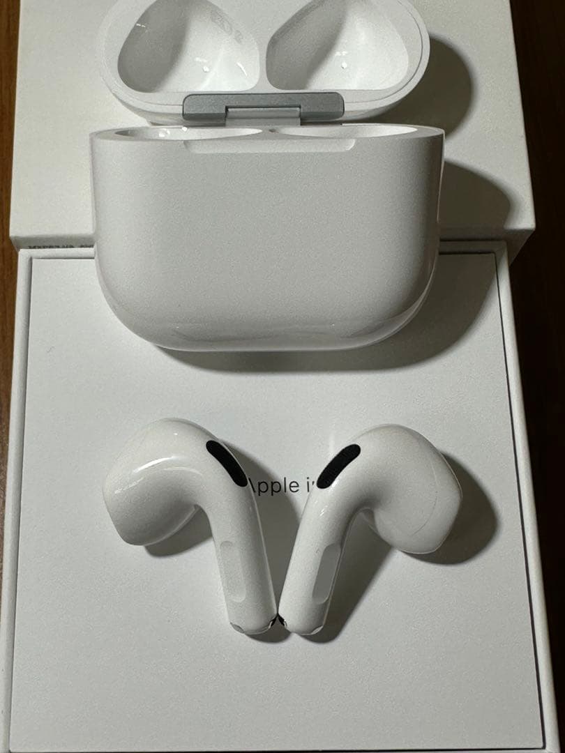 【極美品】 AirPods 4 ANC非搭載 MXP63J/A JQ4FC
