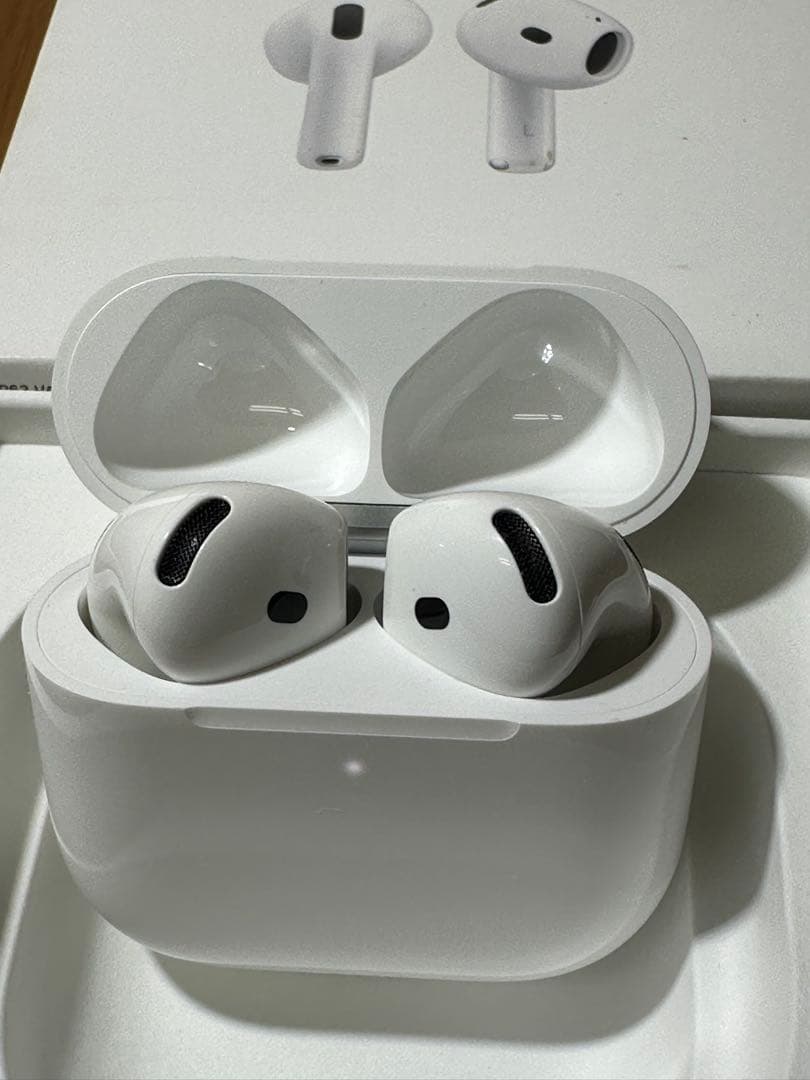【極美品】 AirPods 4 ANC非搭載 MXP63J/A JQ4FC