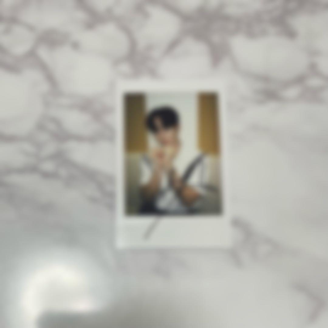 WEi ウィアイ ジュンソ ヨントン ポラロイド チェキ サイン